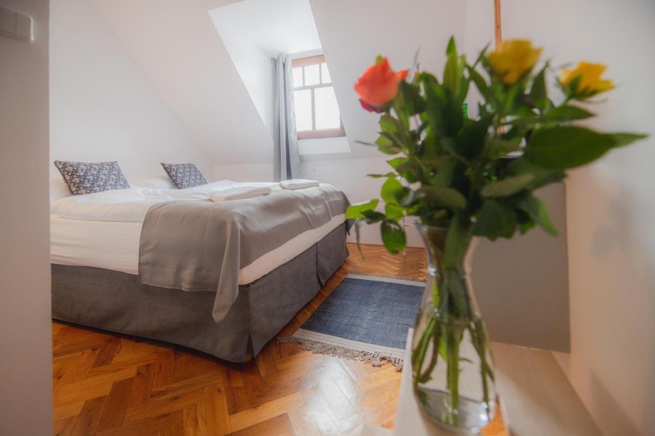 Hotel Petrin Jablonec nad Nisou Buitenkant foto